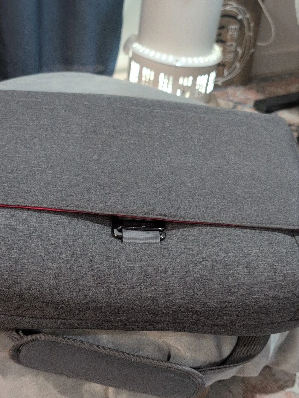 Kensington LM340 14.4'' Laptop Messenger Bag